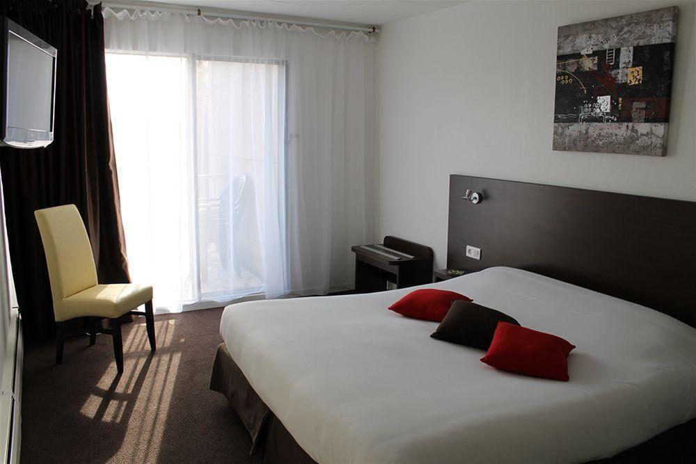 Logis Hotel & Restaurant - Le Relais De Montigny 몽티니 외부 사진