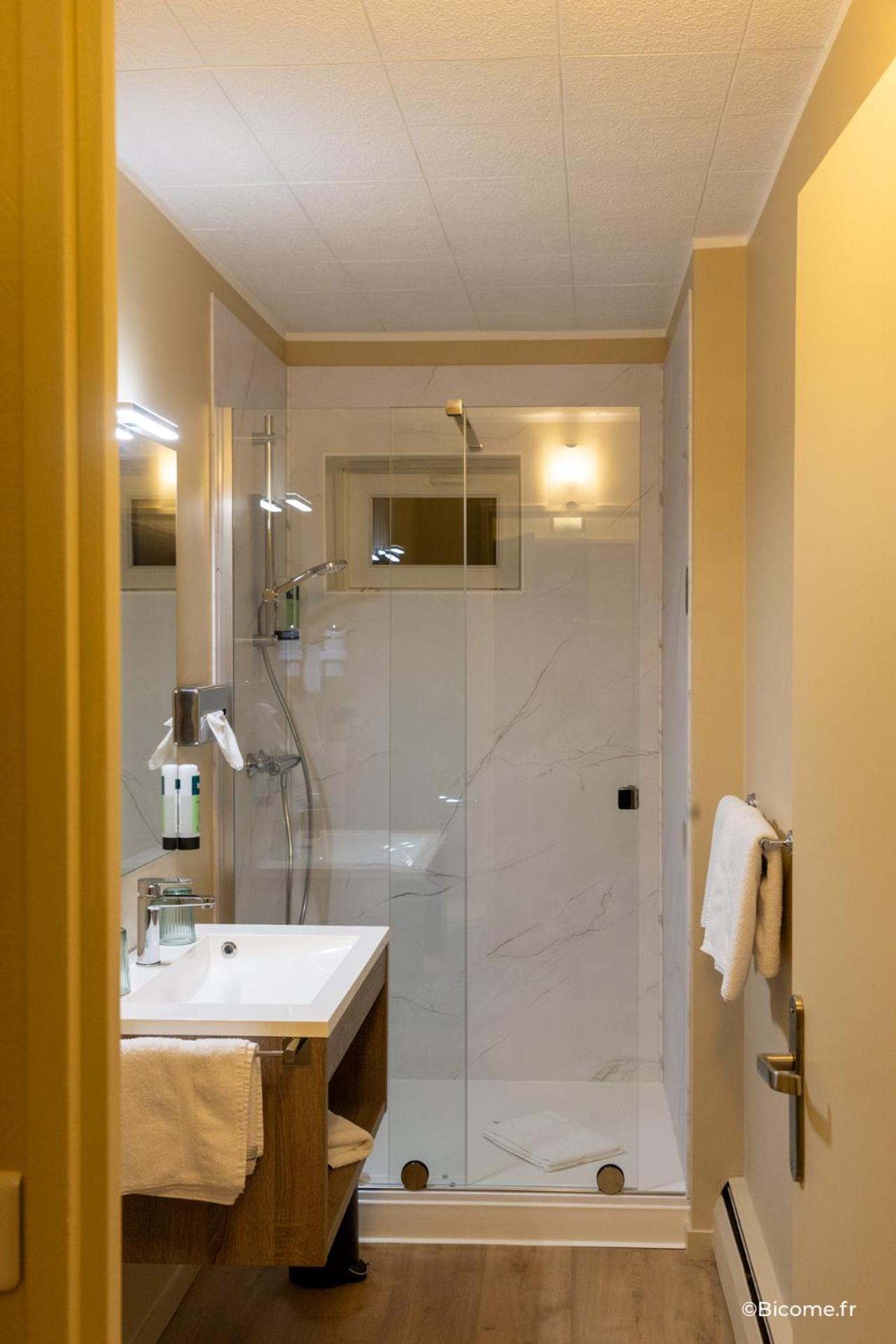 Logis Hotel & Restaurant - Le Relais De Montigny 몽티니 외부 사진